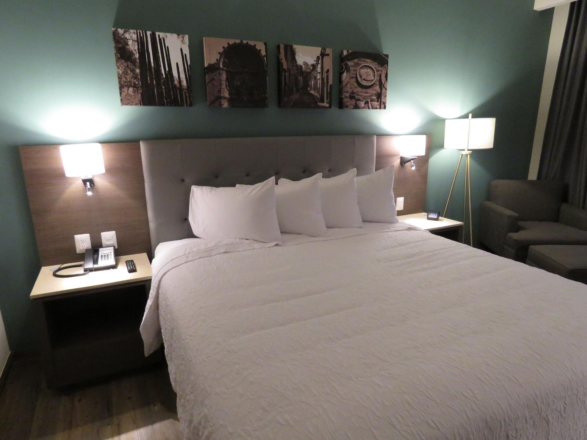 Hampton Inn By Hilton Celaya Celaya  Bagian luar foto
