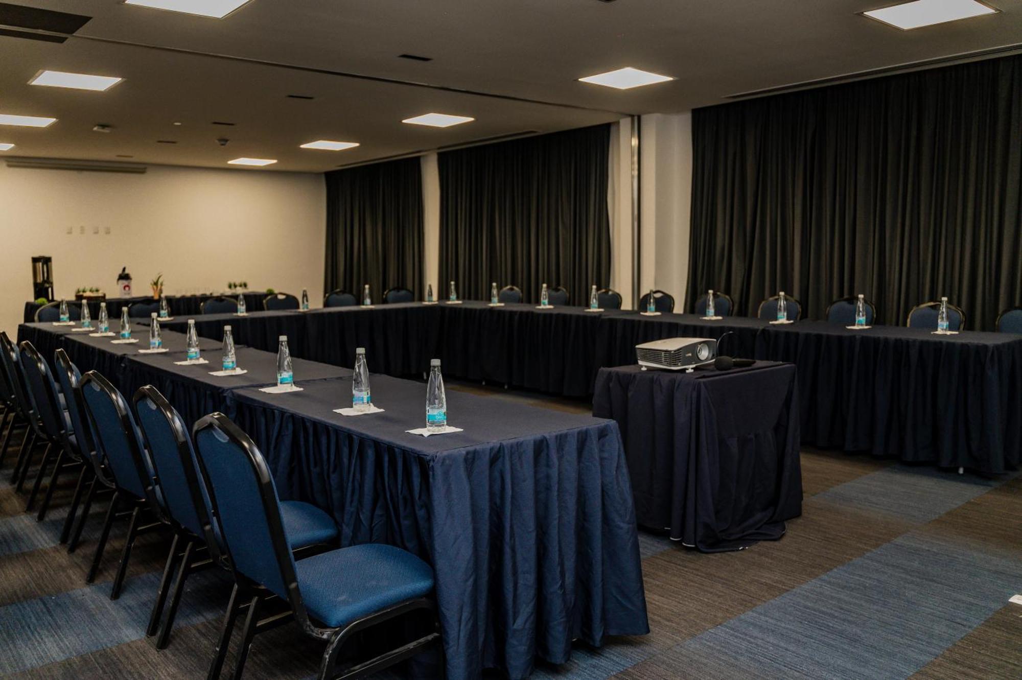 Hampton Inn By Hilton Celaya Celaya  Bagian luar foto