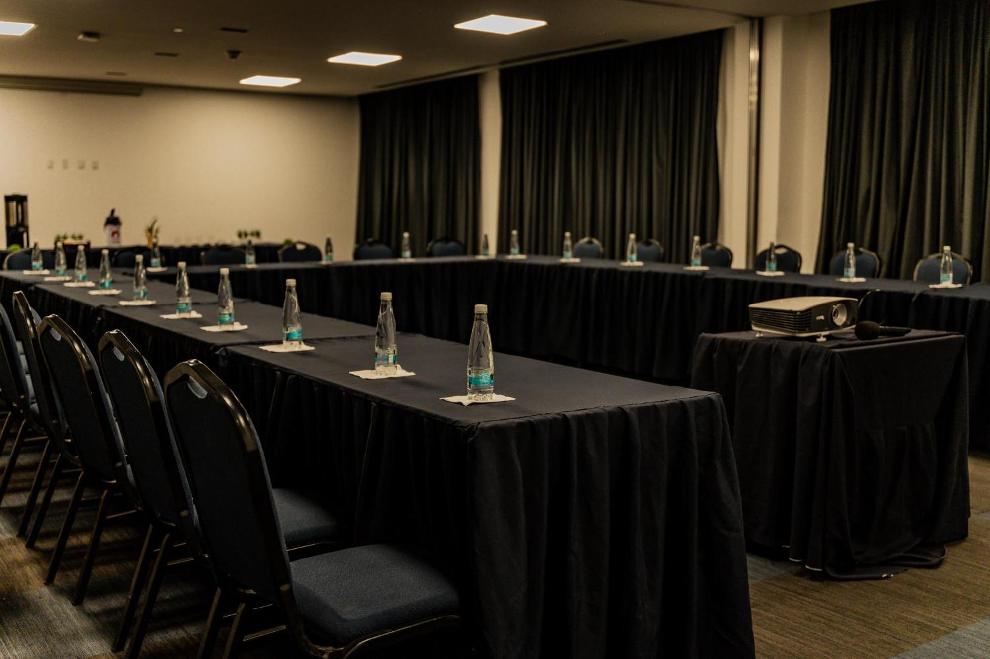 Hampton Inn By Hilton Celaya Celaya  Bagian luar foto