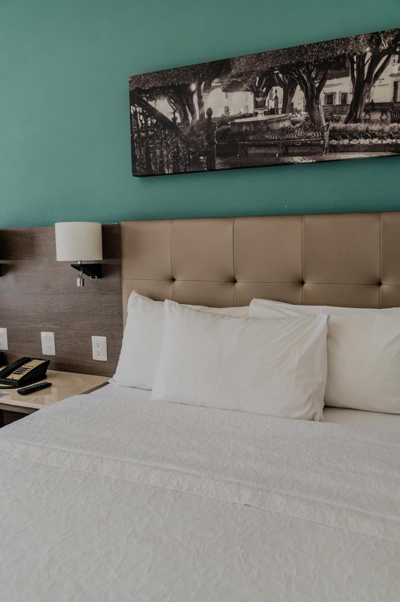 Hampton Inn By Hilton Celaya Celaya  Bagian luar foto